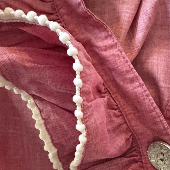 Motto Button Down Short Sleeved Top With Ruffles and Heavy Buttons Small - Picture 7 of 11